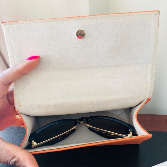 Tory Burch sunglasses- original - Picture 5 of 7